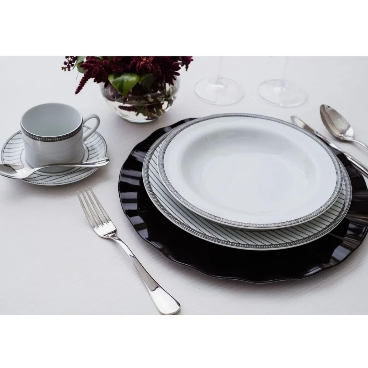 Aparelho de Jantar Chá e Café Porcelana Schmidt 42 Peças - Dec. Aline 2263 Porcelana · 42 peças — foto 2 de 2