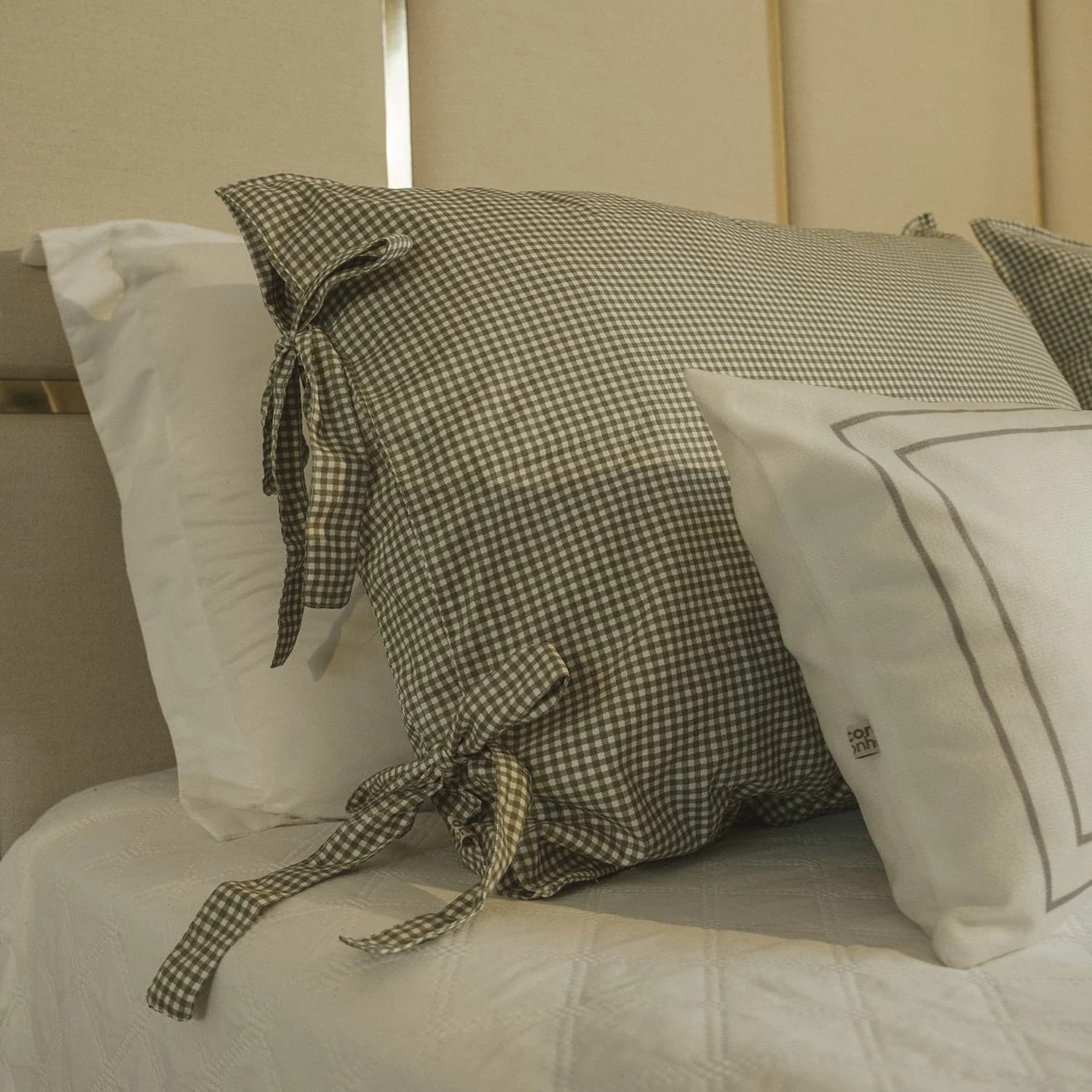 Fronha com Laco Xadrez Vichy Verde Estilo Farmhouse 50x70 cm - UNIDADE Verde / 50X70cm — foto 3 de 6
